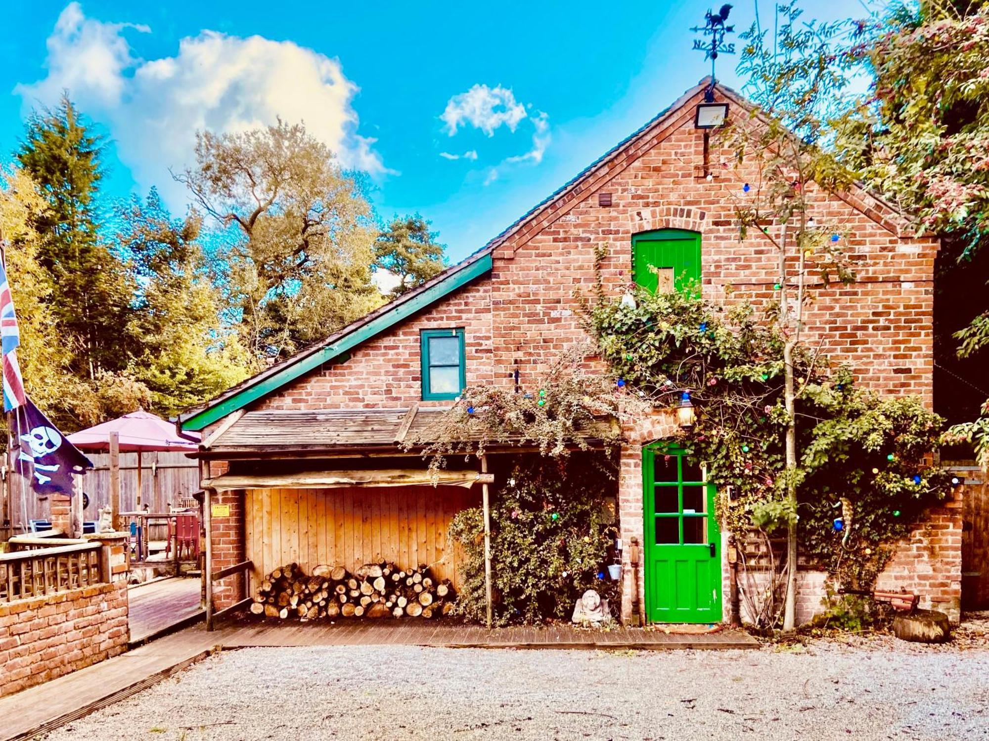 Villa Squirrel Barn Milwich Exterior foto